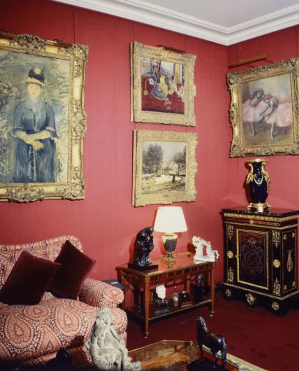 Intérieur de Jacqueline Delubac, vue du Salon rouge, photographie couleur, Collection particulière. (c) DR
