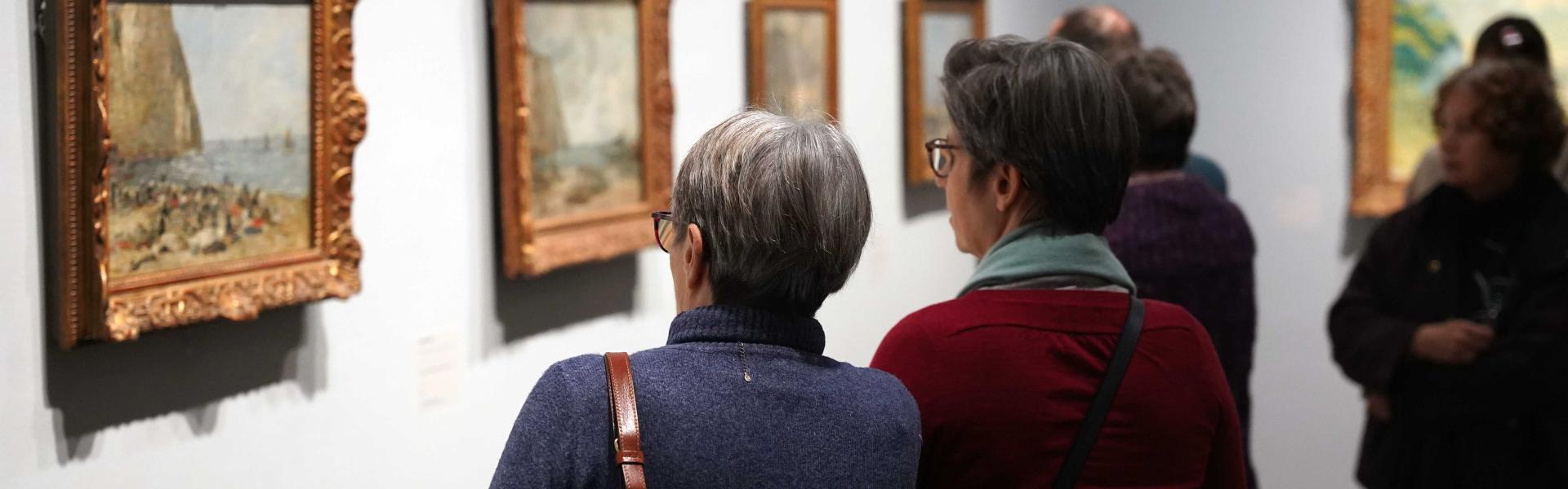 Vue de salle de l'exposition Etretat