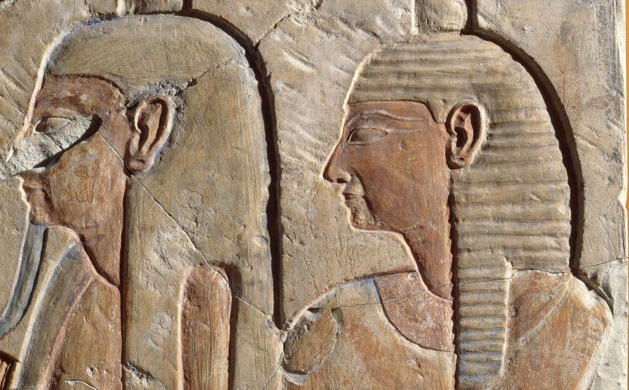 Égypte, Deir el Bahari (?), Prêtre soutenant la momie du défunt, vers 1190-1070 avant J.-C.