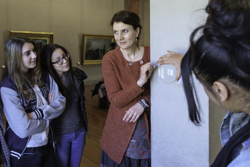 médiatrice en visite scolaire