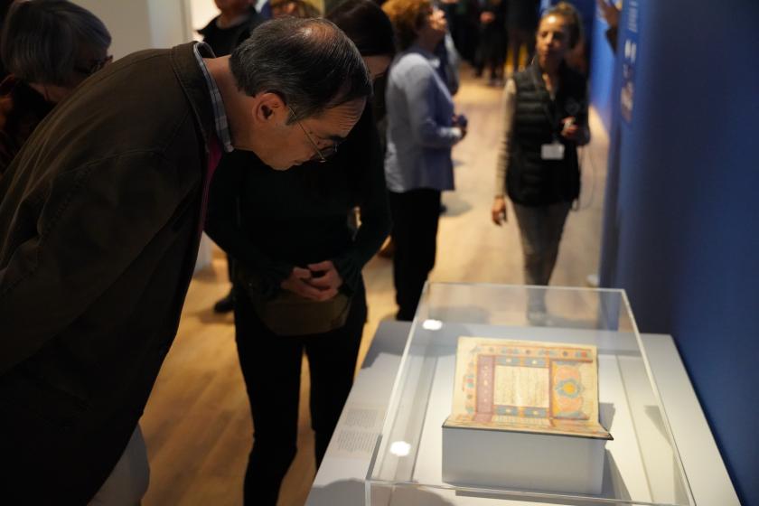 Visite dans l'exposition voyage en terre d'encens