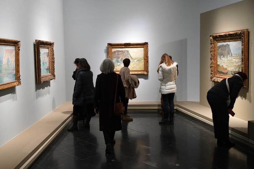 Vue de salle de l'exposition Etretat