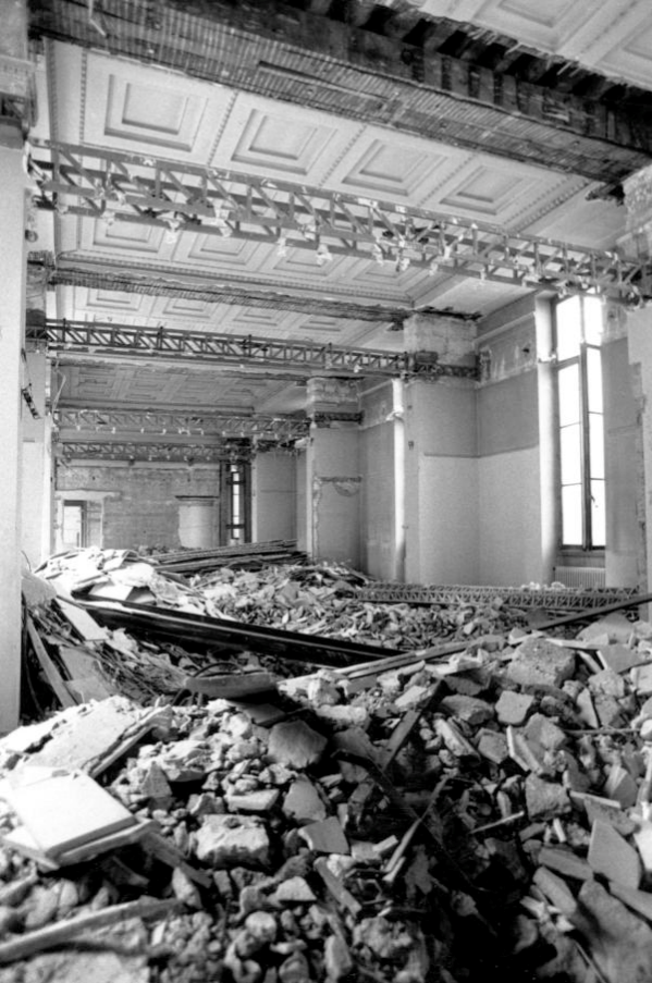 Claude Essertel (photographe)Le Palais Saint-Pierre en travaux, 19 mai 1990 Tirage argentique d’époque, 24 x 18 cm Bibliothèque municipale de Lyon, Fonds Lyon Figaro