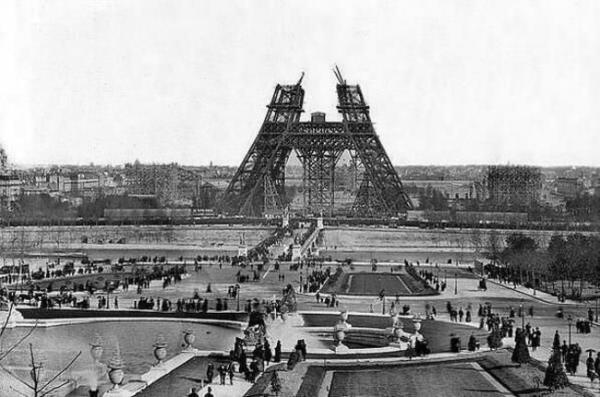La Tour Effeil en construction